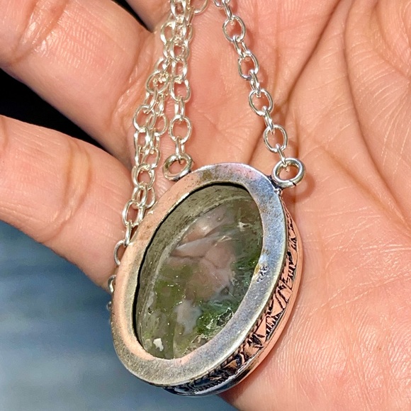 Green Moss Agate Pendant Necklace - Picture 5 of 14